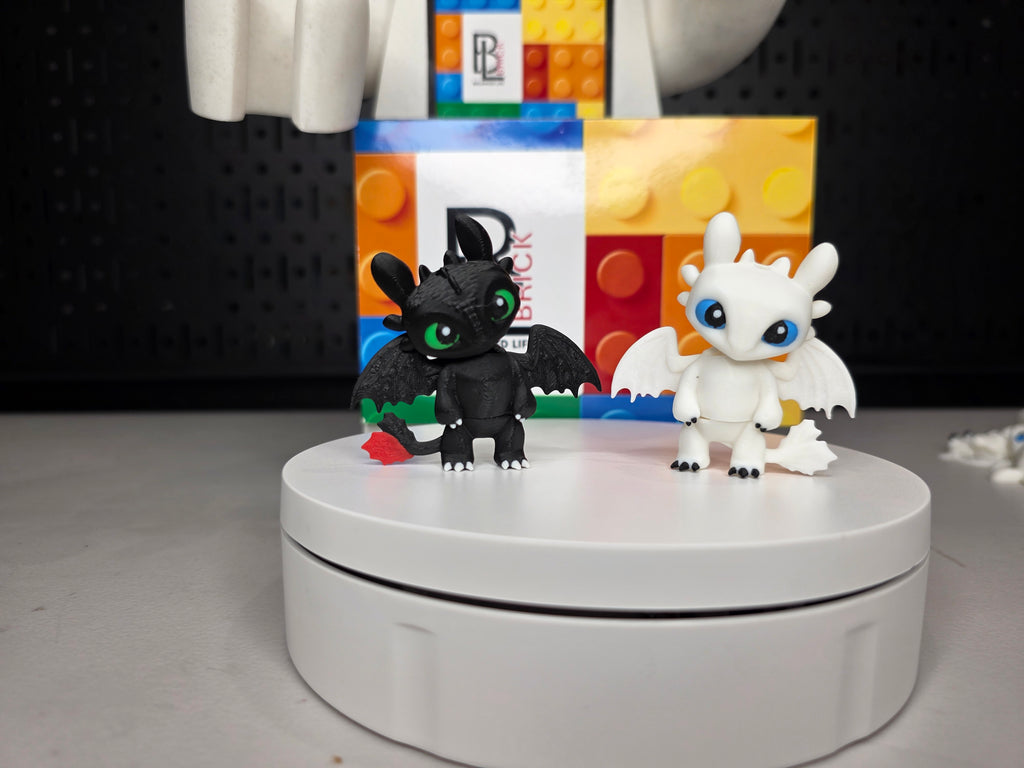 Articulated Light Fury Minifigure Collectible Keychain.