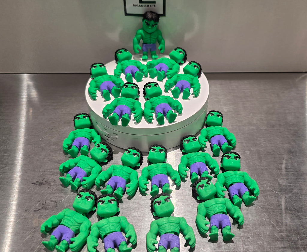 Articulated Hulk Minifigure Collectible Keychain – Green Hulk & Red Hulk Variants