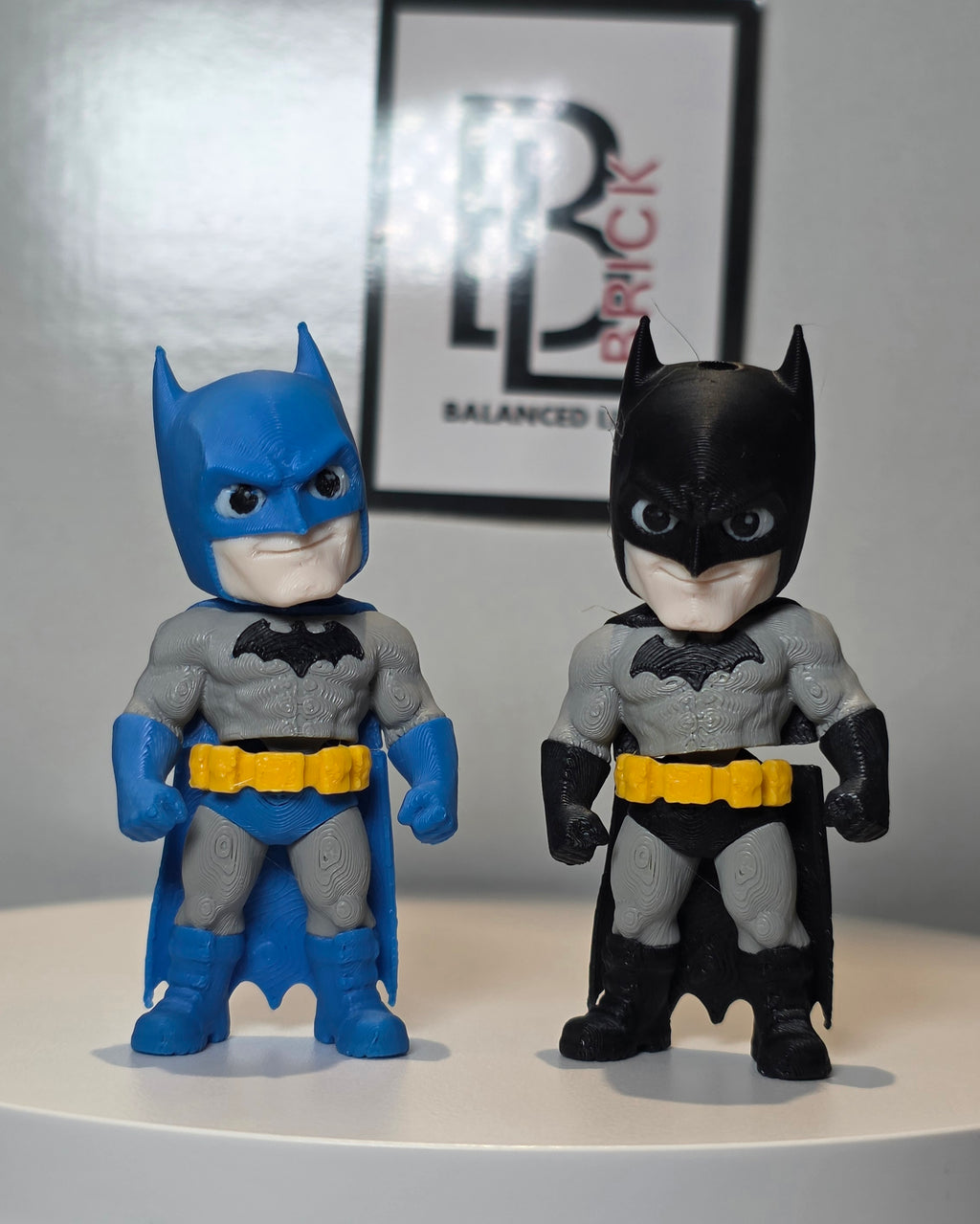 Articulated Batman Minifigure Collectible Keychain – 2 Suit Variants