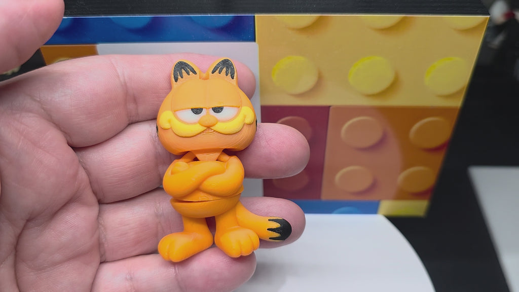 Articulated Garfield Minifigure Collectible Keychain.