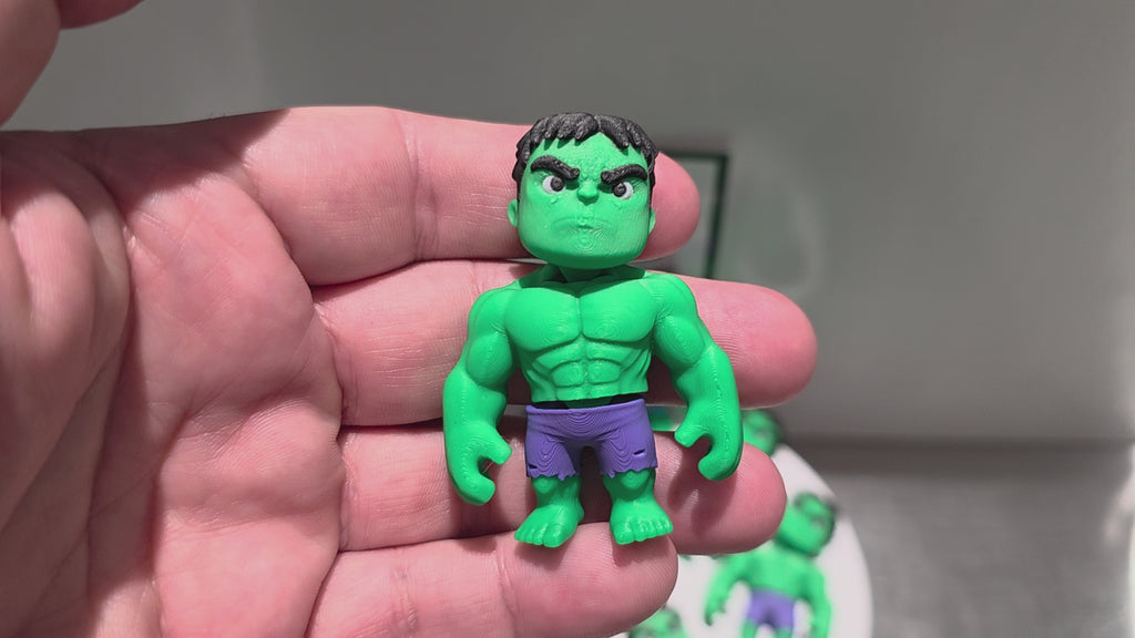 Articulated Hulk Minifigure Collectible Keychain – Green Hulk & Red Hulk Variants