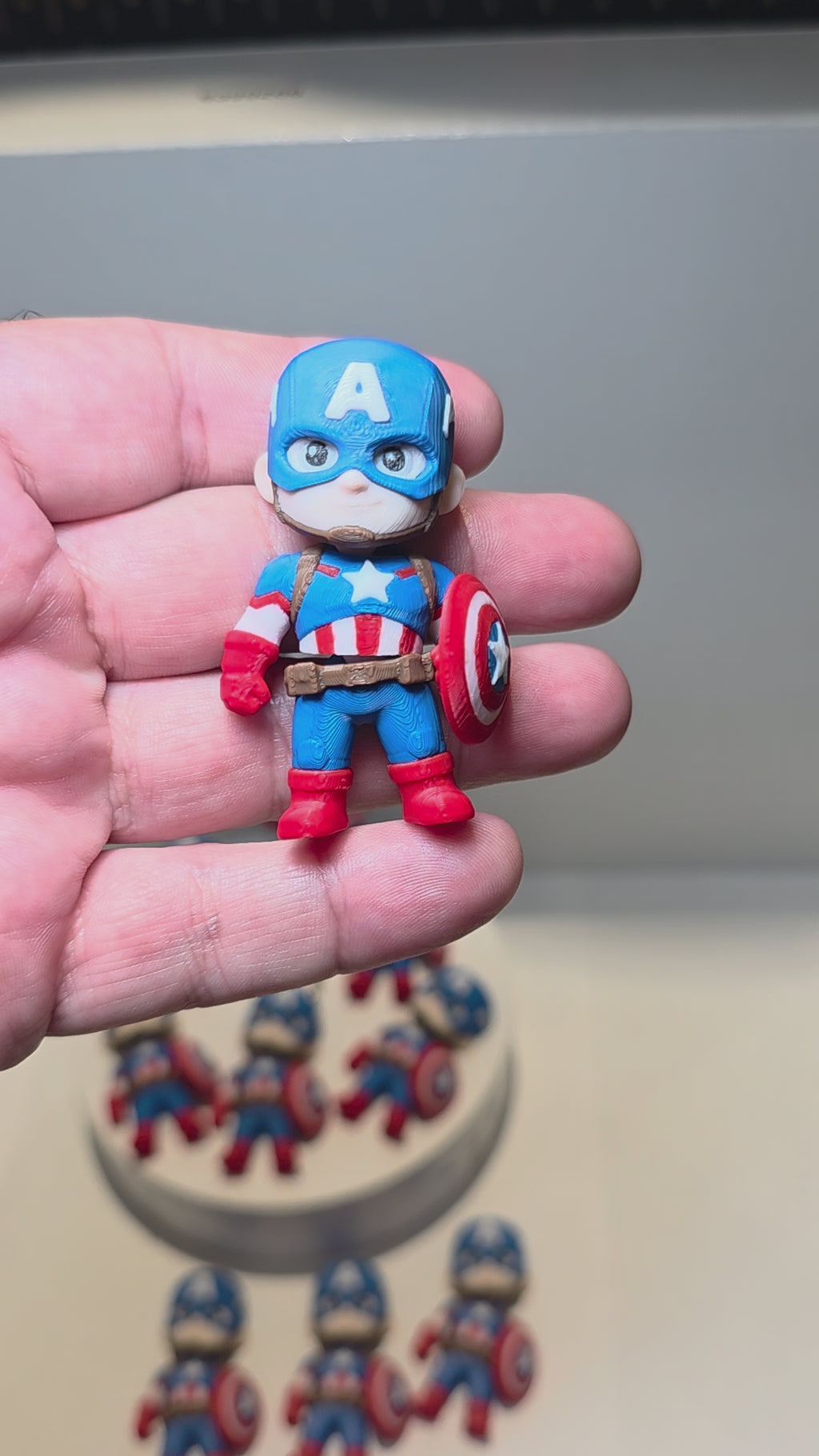 Articulated Capitan America Minifigure Collectible Keychain.